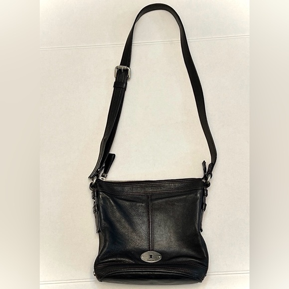 Fossil Handbags - VINTAGE FOSSIL MADDOX BLACK PEBBLED LEATHER BUCKET BAG ZIP CLOSURE CROSSBODY